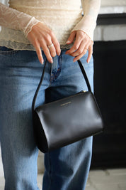 Black Hug Shoulder Bag
