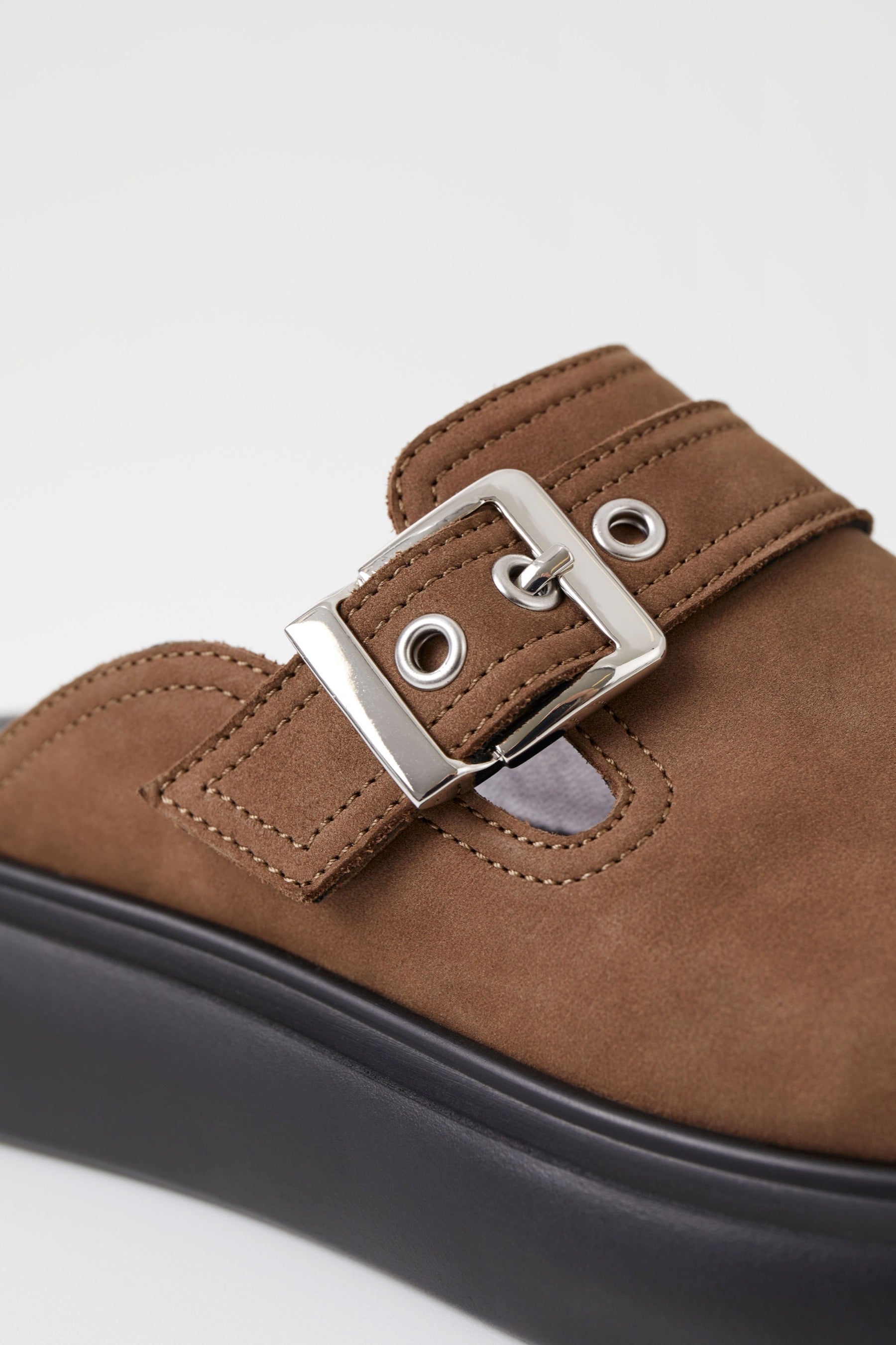 Mud Blenda Buckle Mule