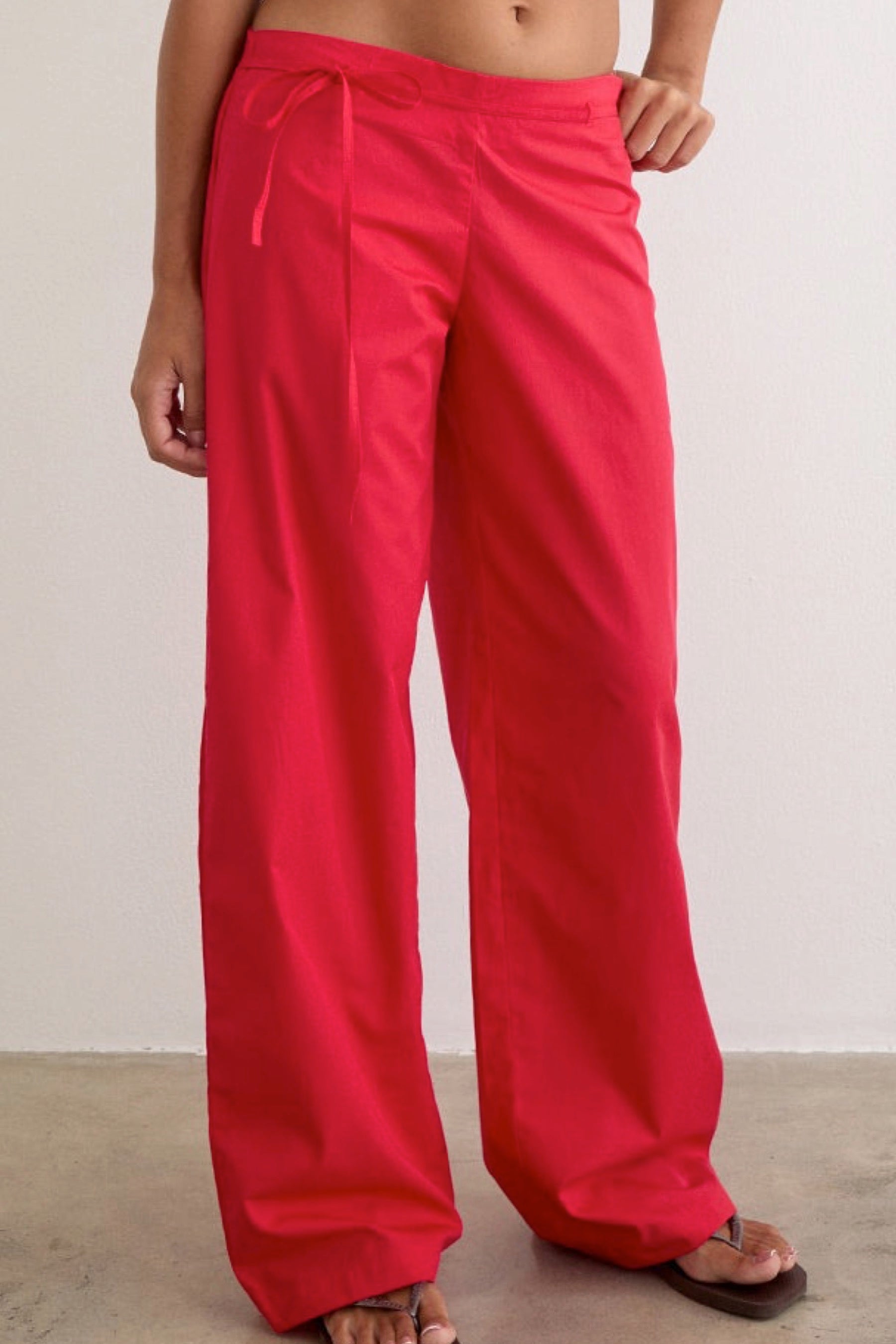 BANIAH-CRP-CARDI-FLT-KNT-LILY-GRN-BRUN-TROUSER-W-TF-POPLIN-SCARLET-44778.jpg