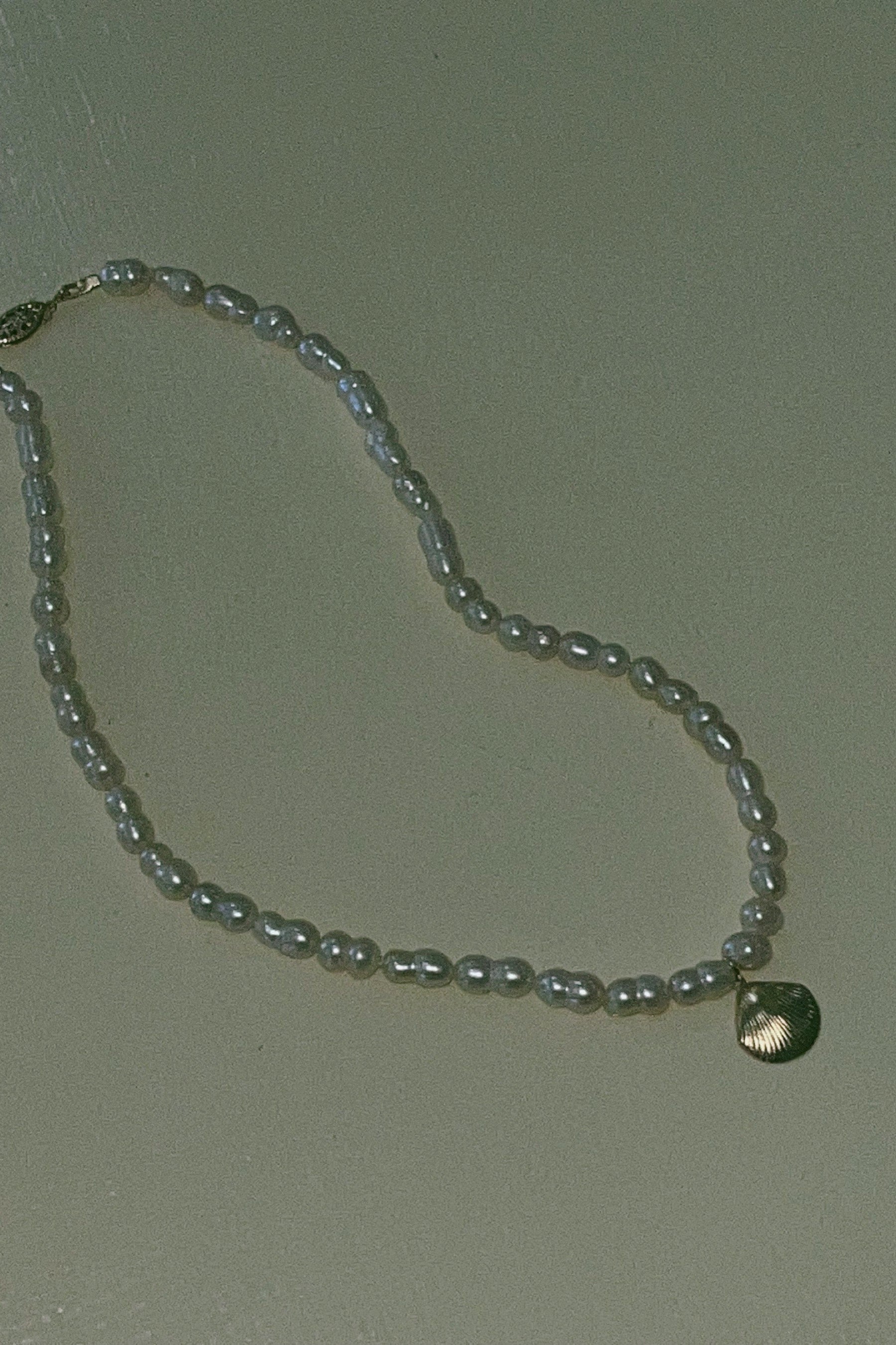 Pearl Shell Out Necklace