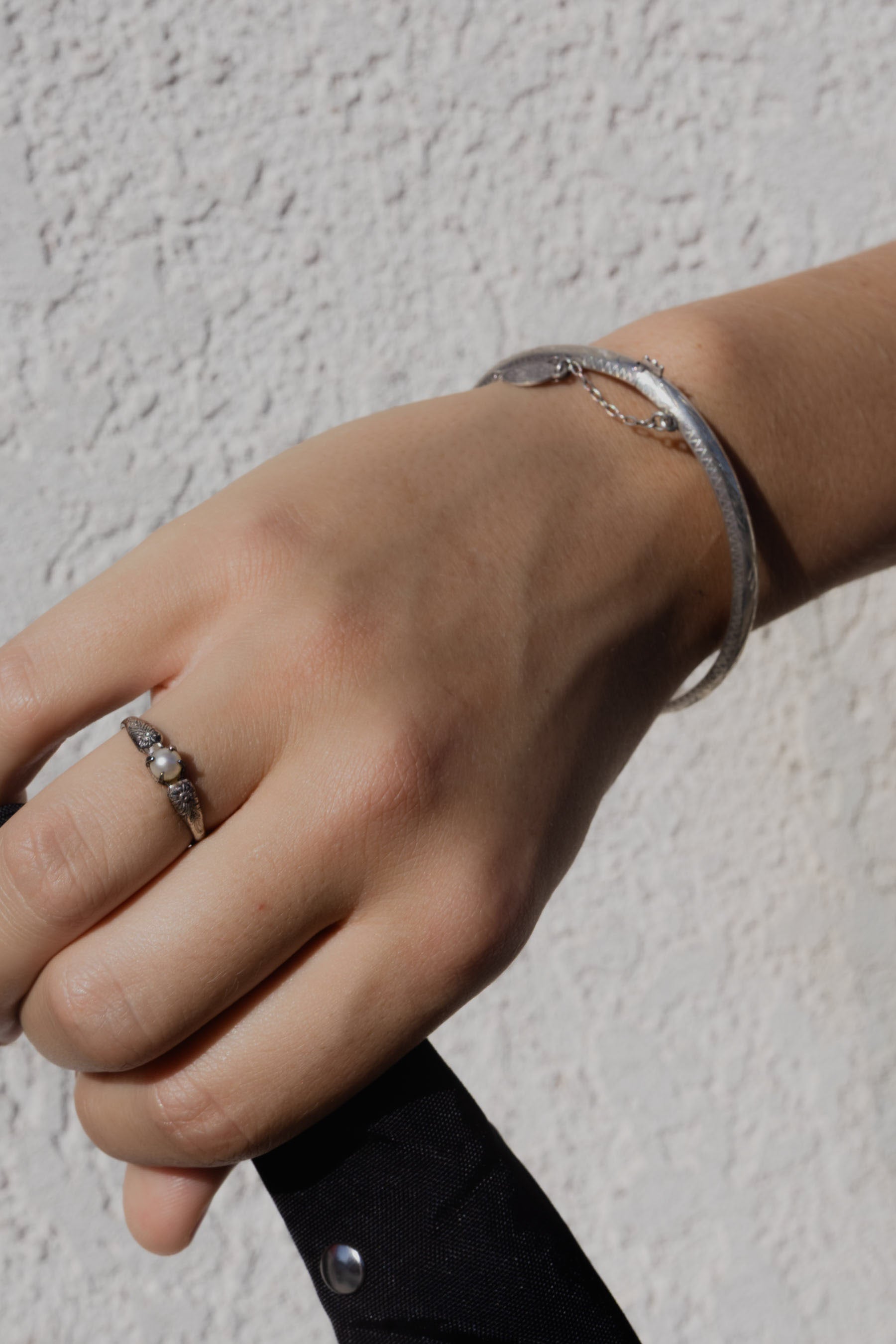 Silver Zig Zag Etched Bangle