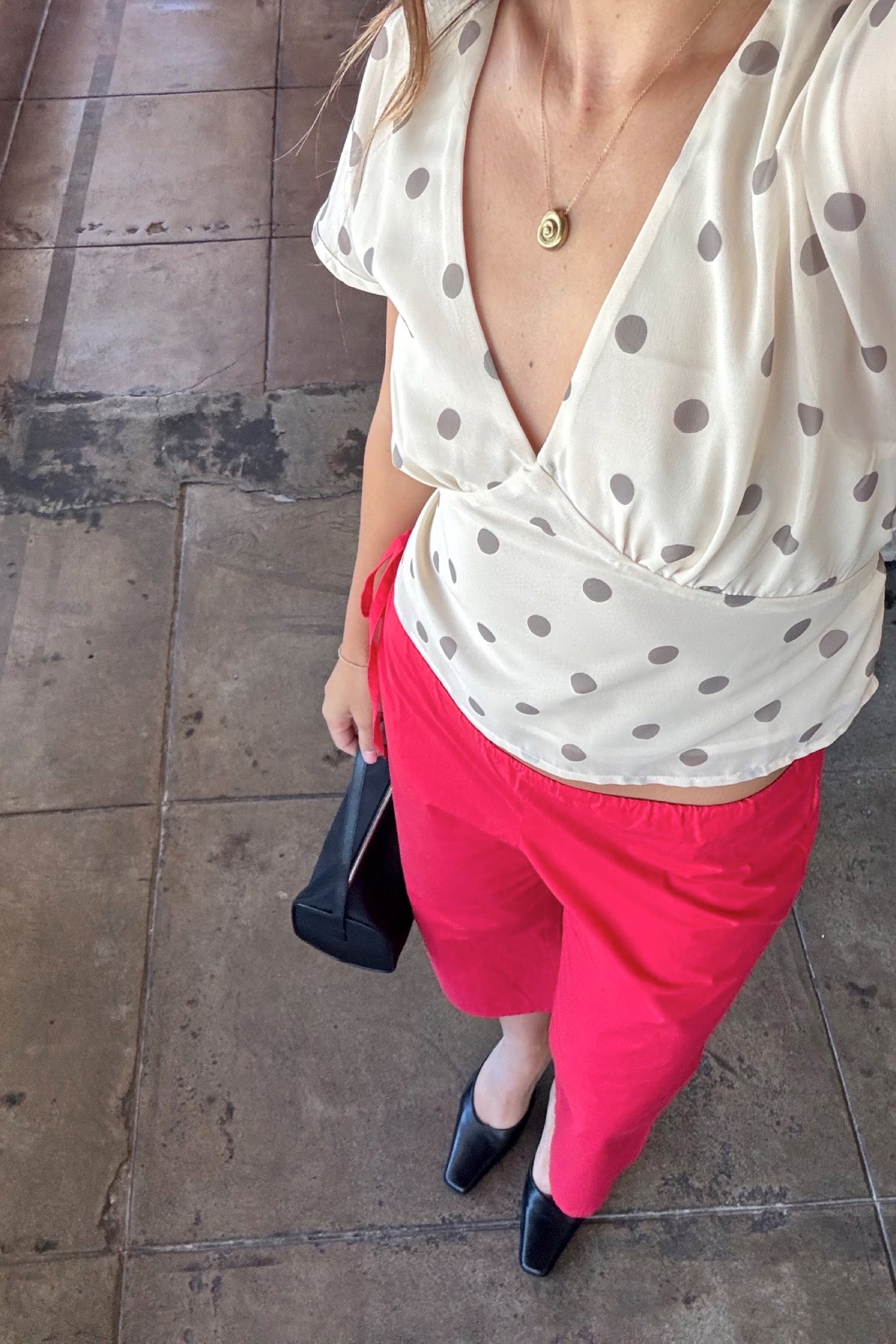 Red Tie Capri