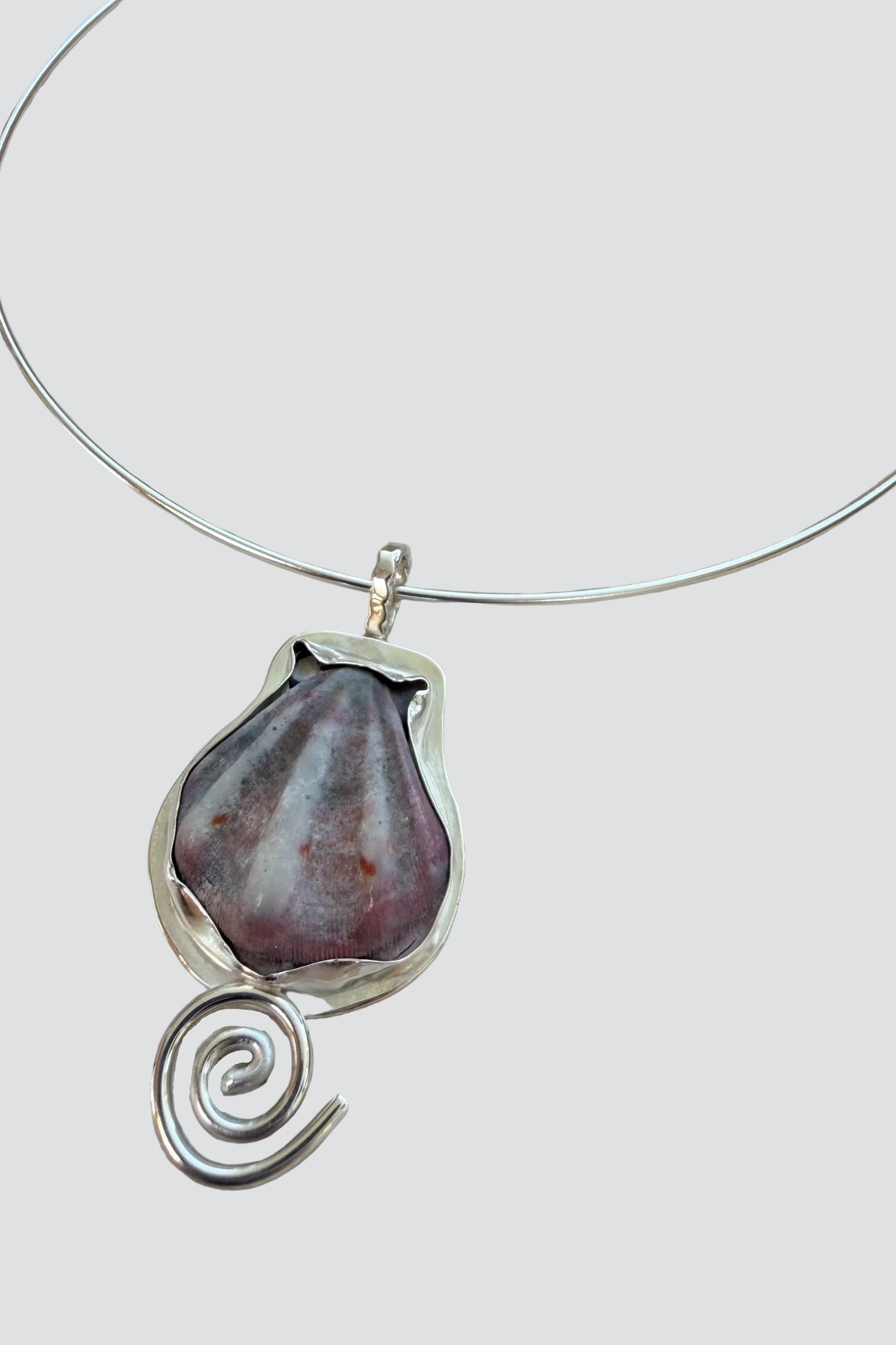Silver Shell Bottom Spiral Collar