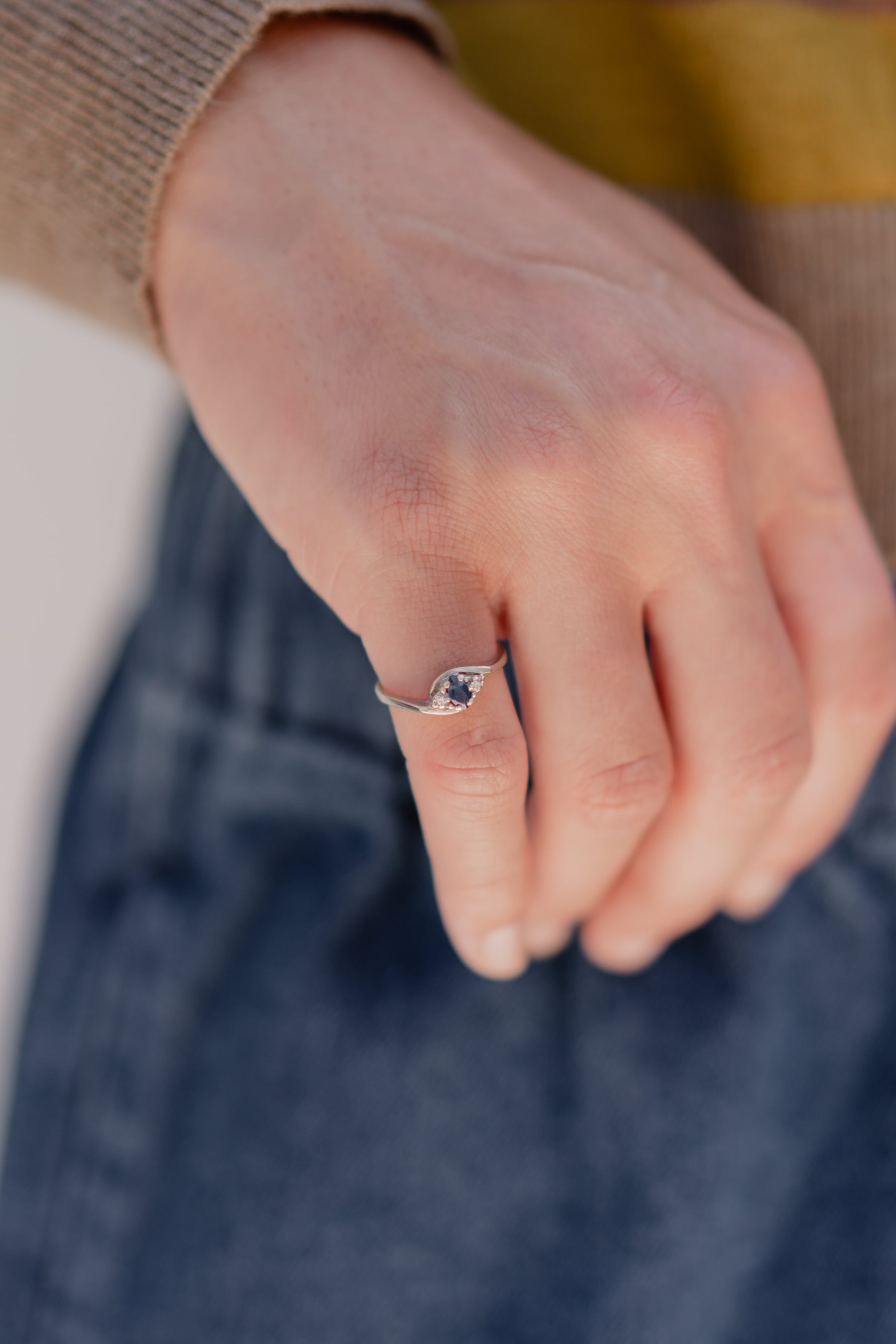 10k White Gold Sapphire Ring