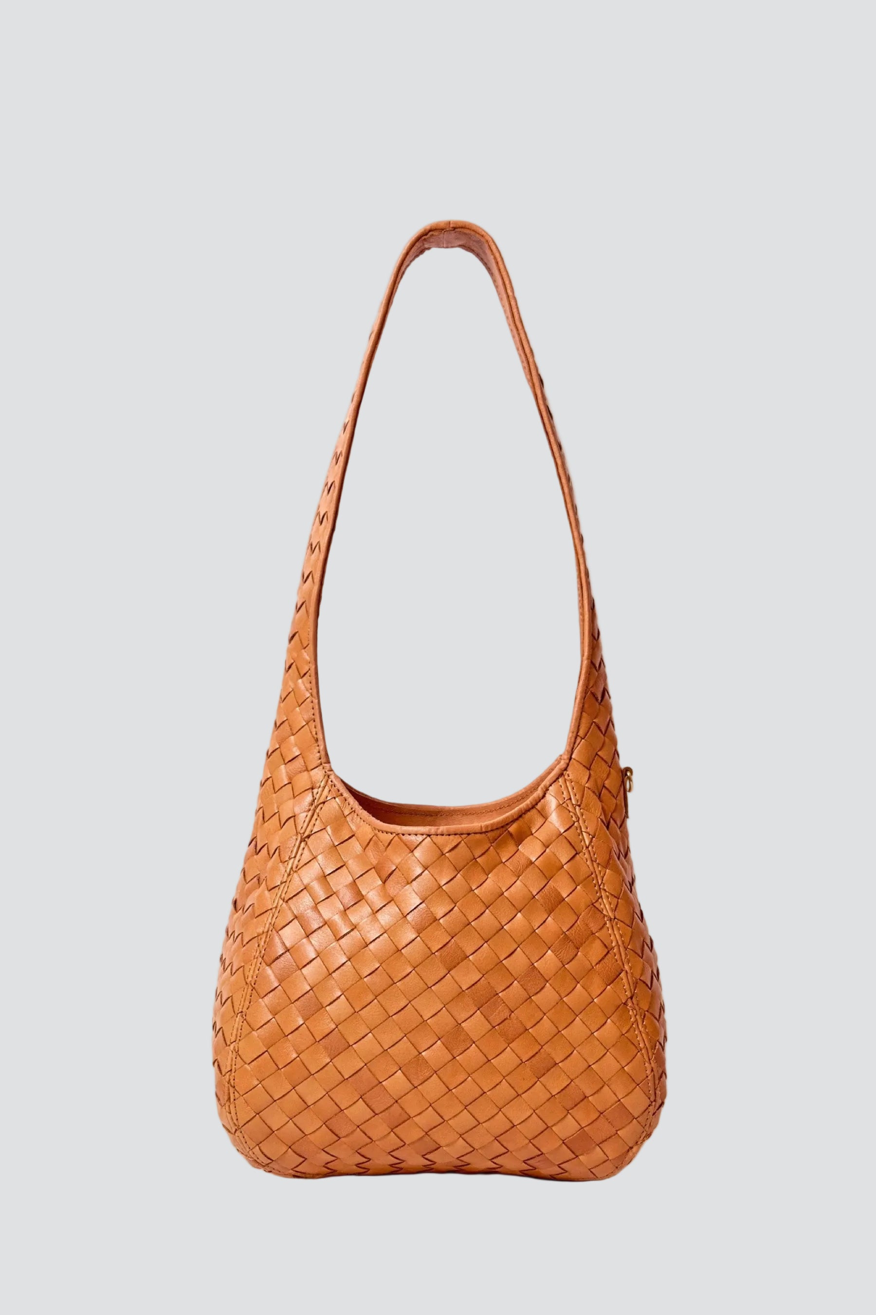Petit-Bando-Medium-Woven-Diagonal---CVH1000200-NAT---front_2400x_870b9ec2-584e-4e25-88e8-aa86352039db.jpg