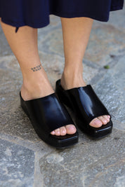 Black Lido Slide Sandal