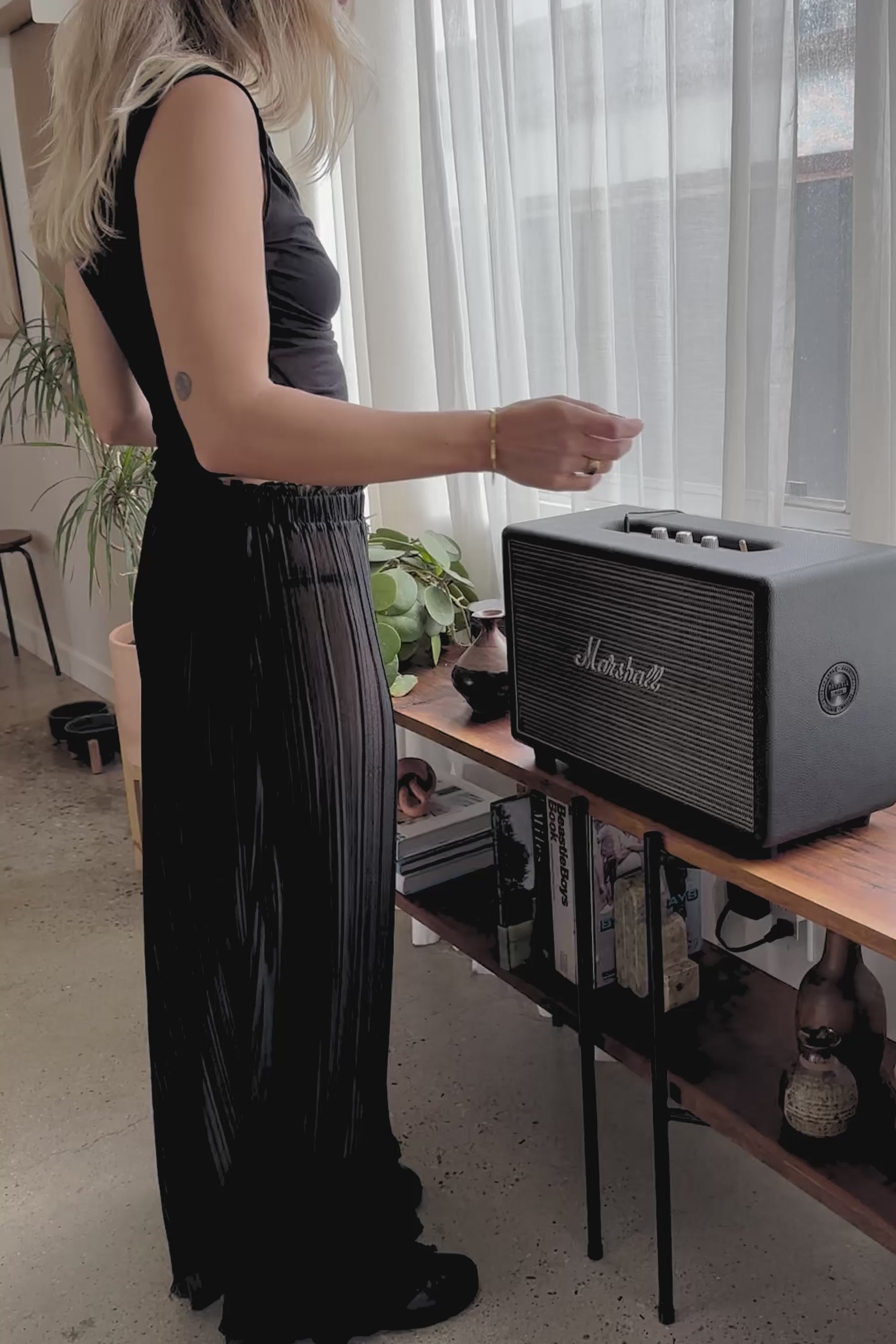 Black On Air Muscle Tank