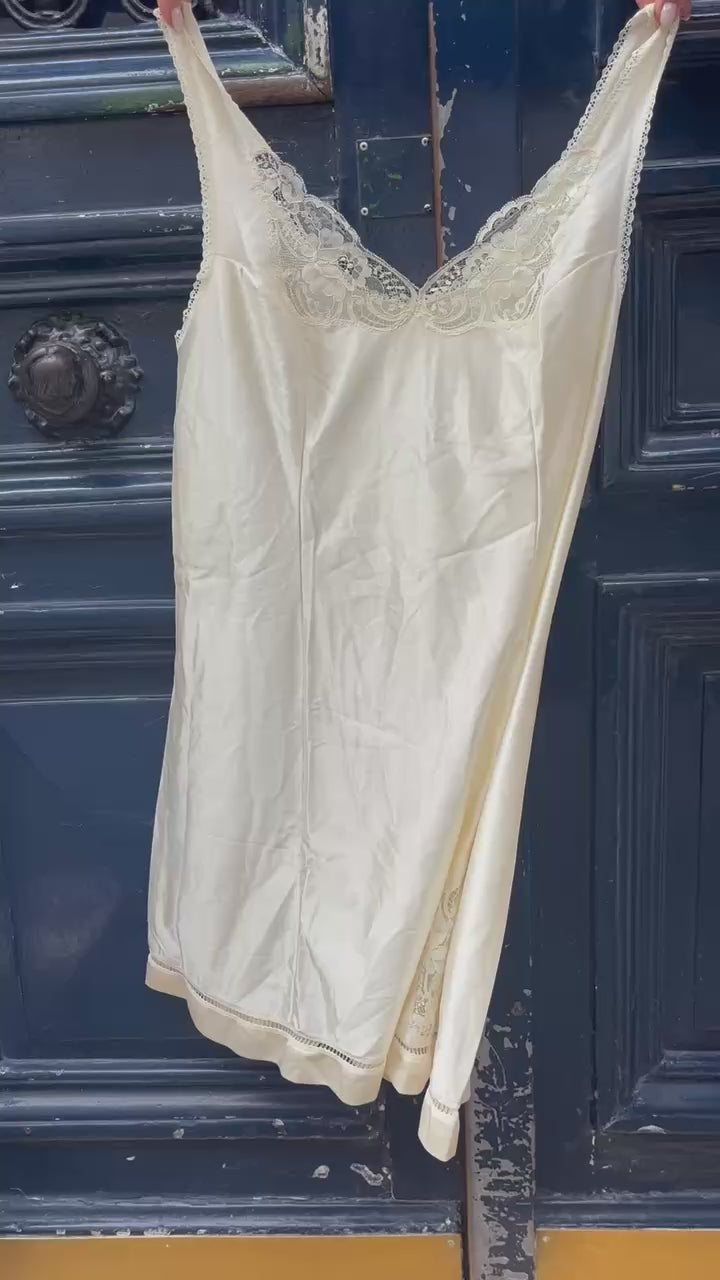 Creme Vintage Slip
