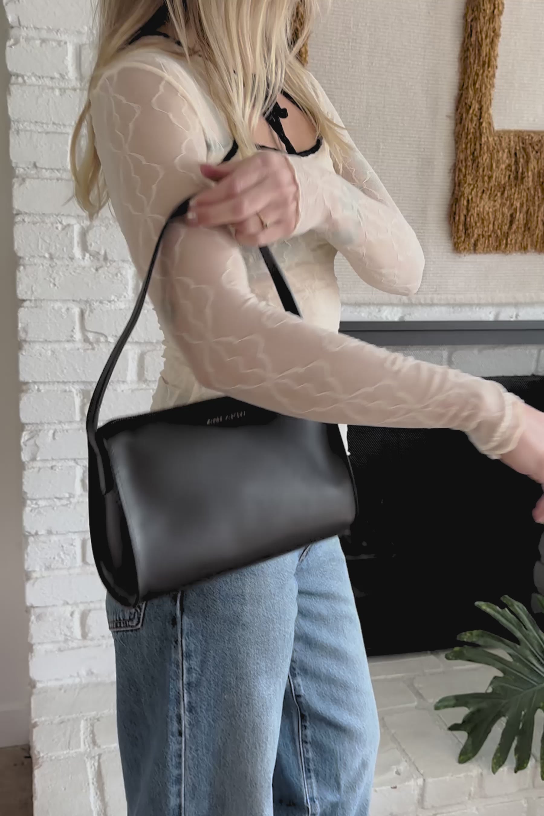 Black Hug Shoulder Bag
