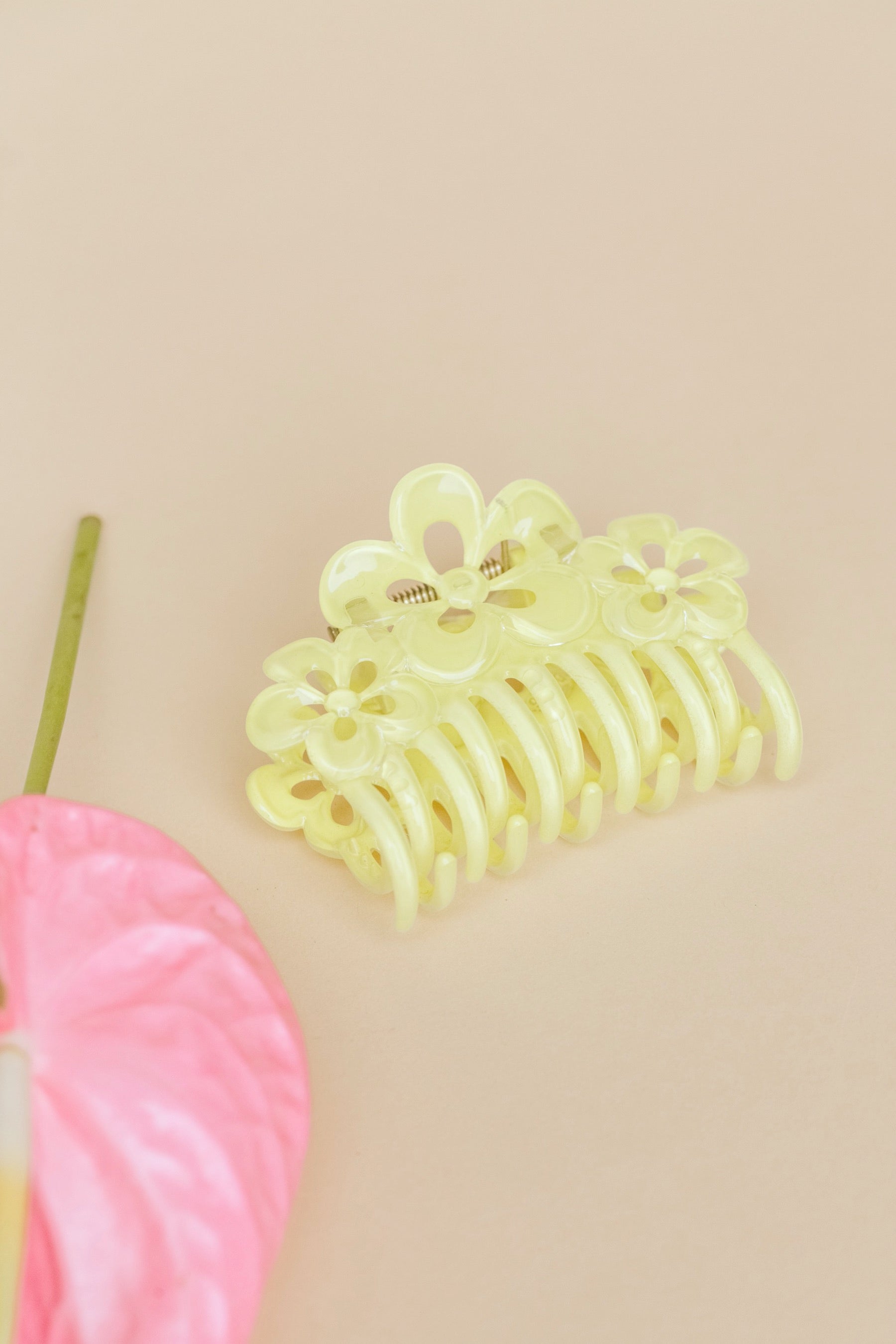 Banana Maybelle Claw