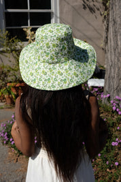 Ivy Bloom Holiday Bucket