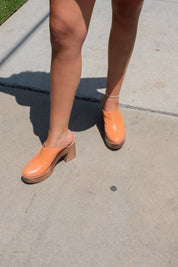 Peachy Tan Suki Platfrom Clog