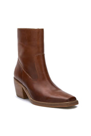 Tan Ezra Boot