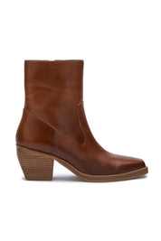 Tan Ezra Boot