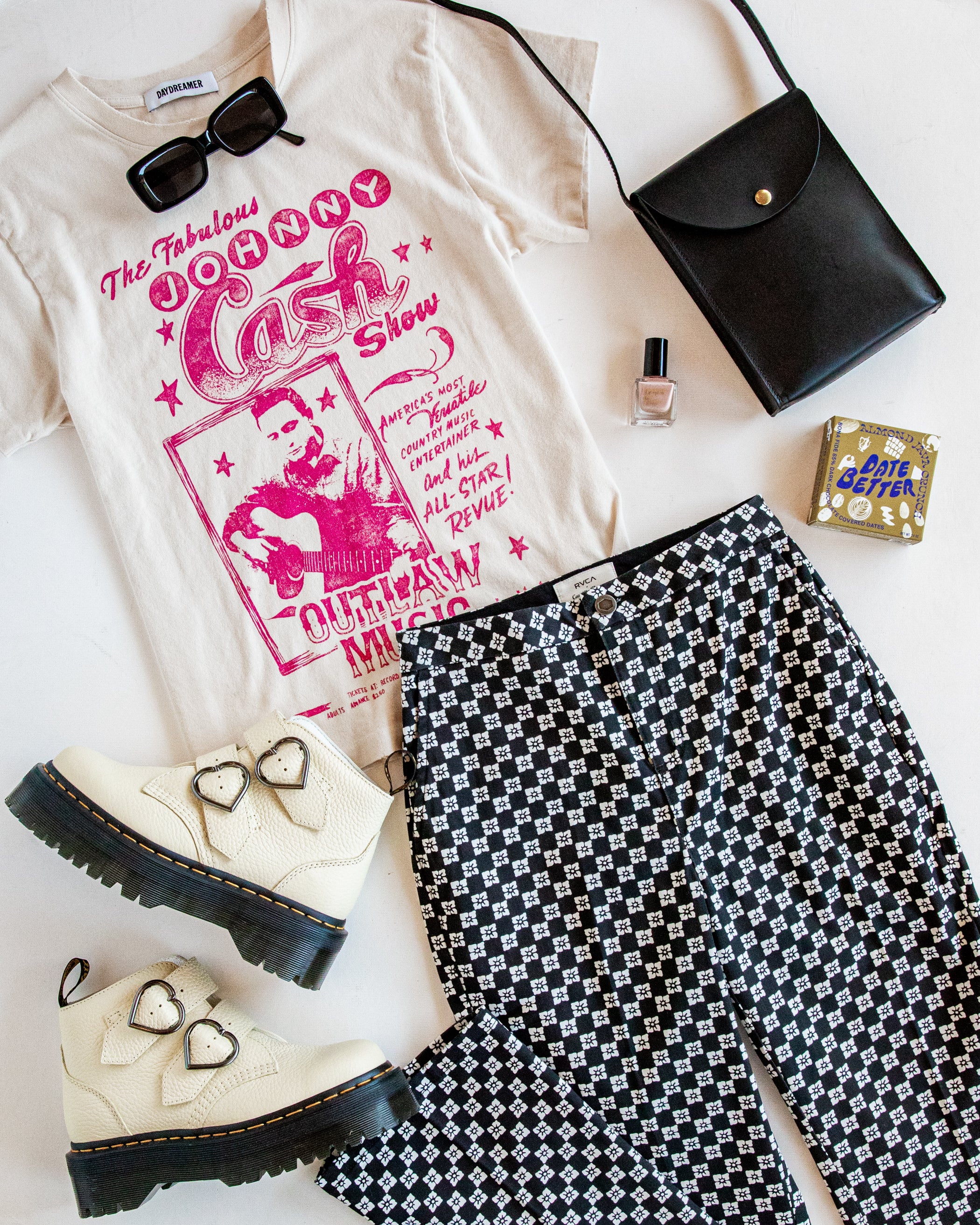 Sand Johnny Cash Outlaw Music Tour Tee