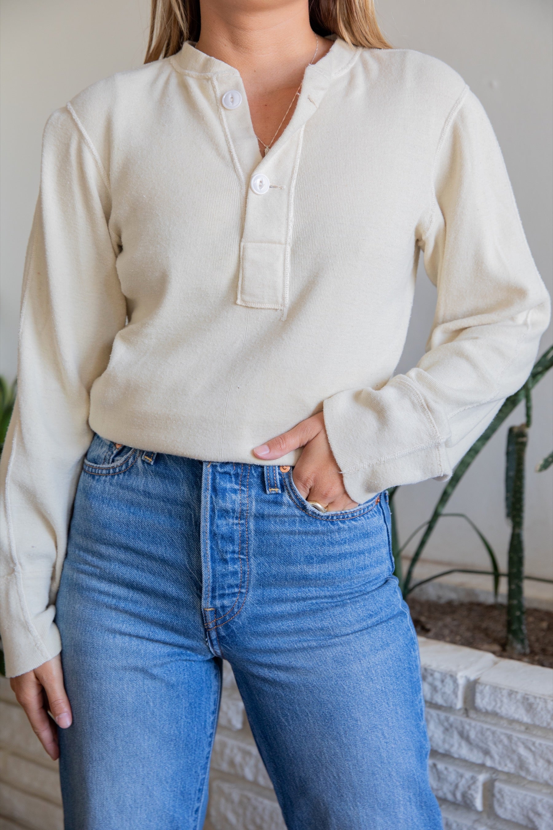 Creme Henley