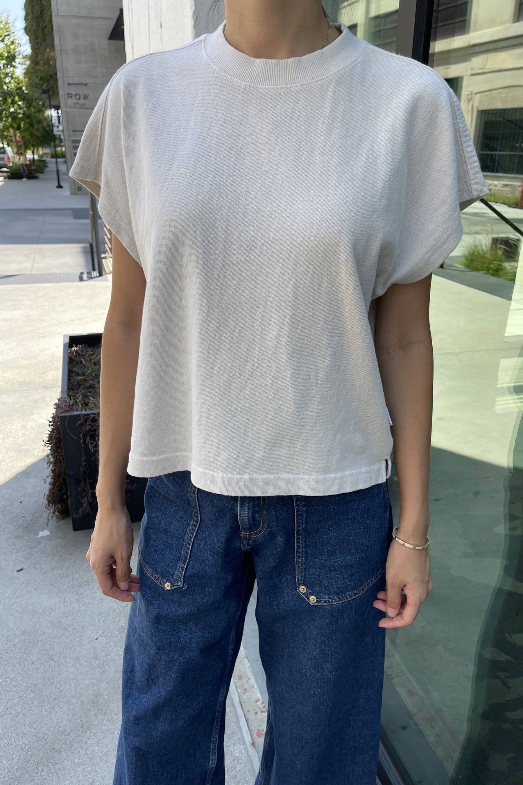Jeanne Tee - Canvas