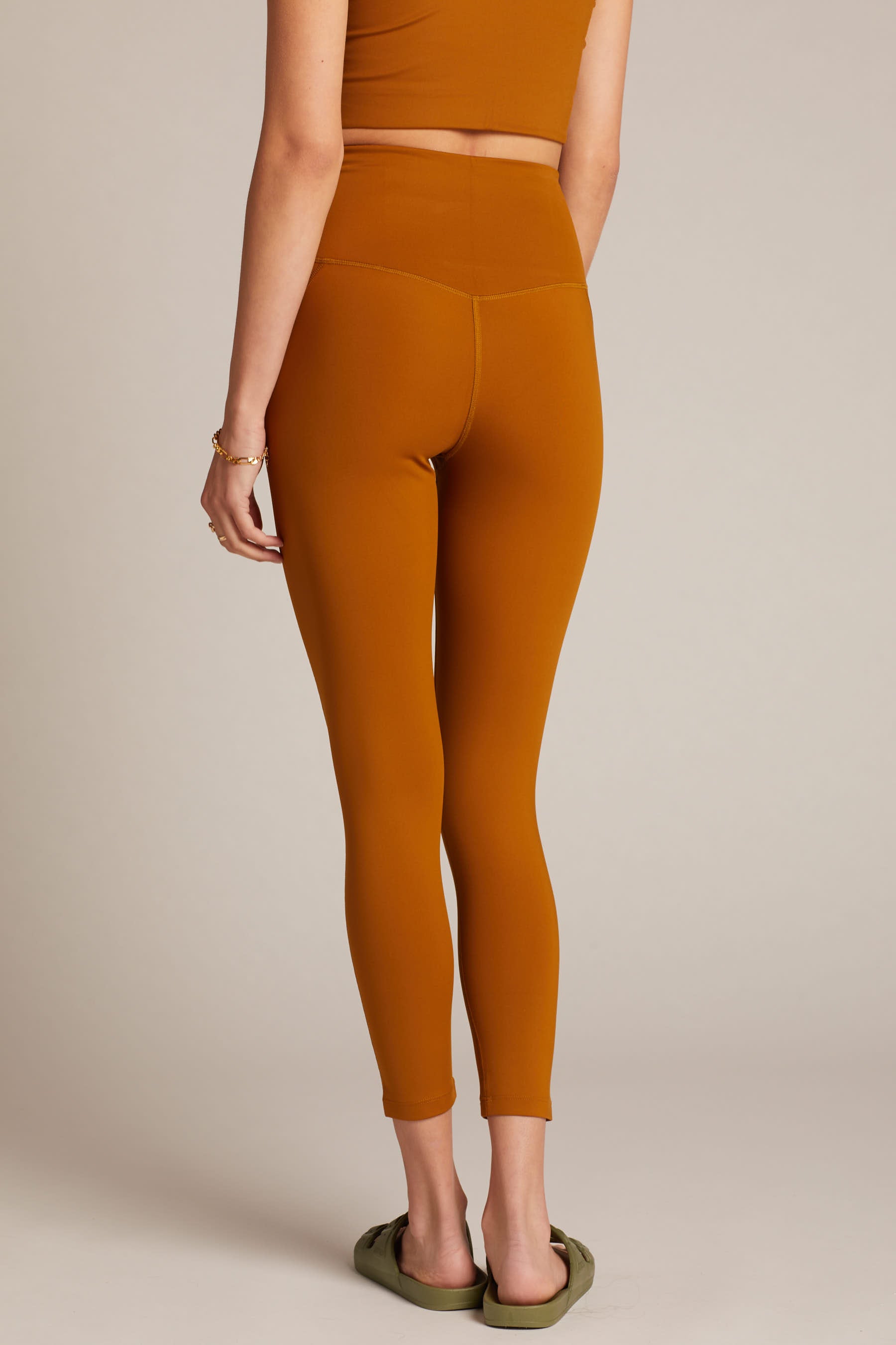 23 3/4" Saddle Compressive High-Rise Legging