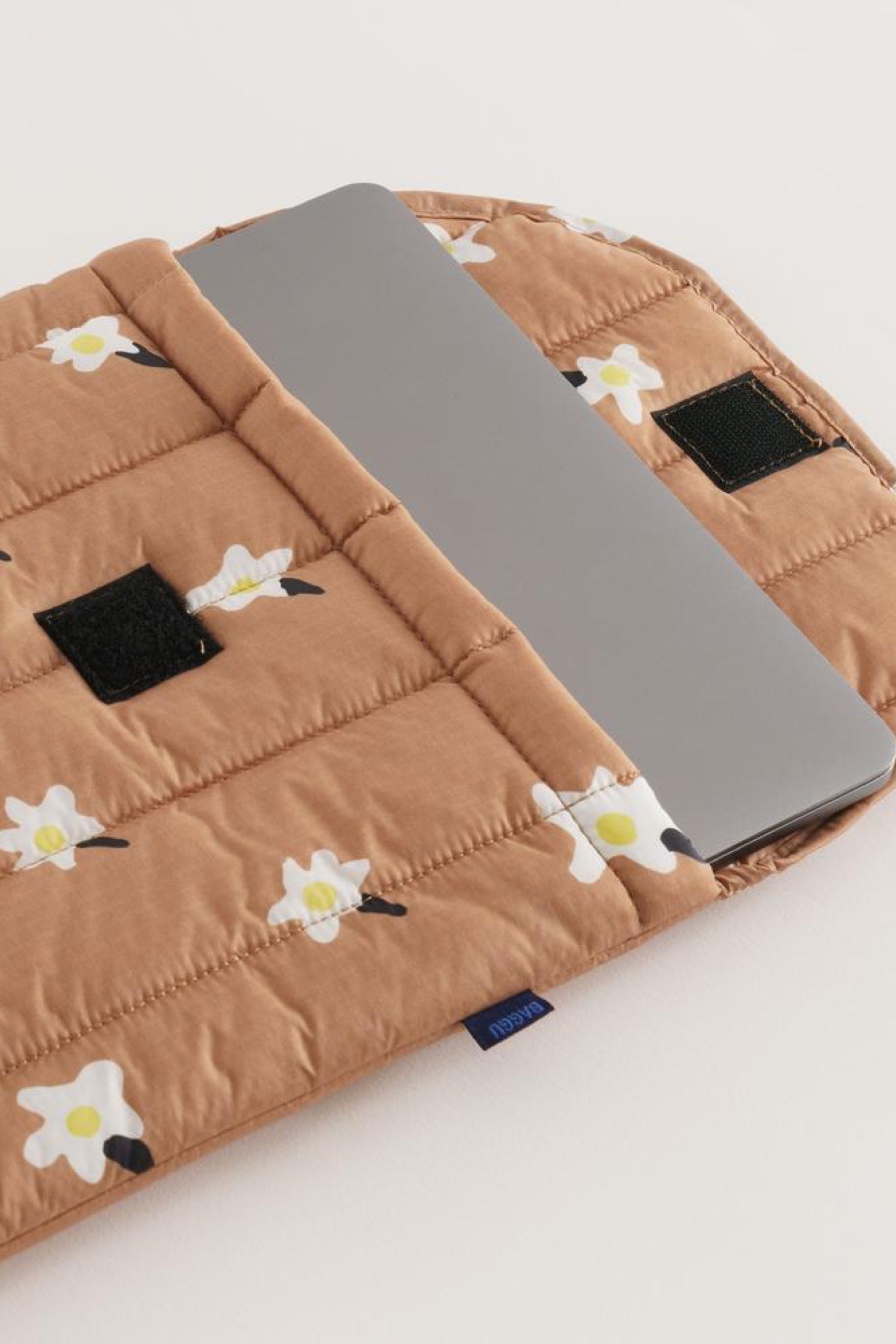 Painted Daisy Puffy Laptop Sleeve