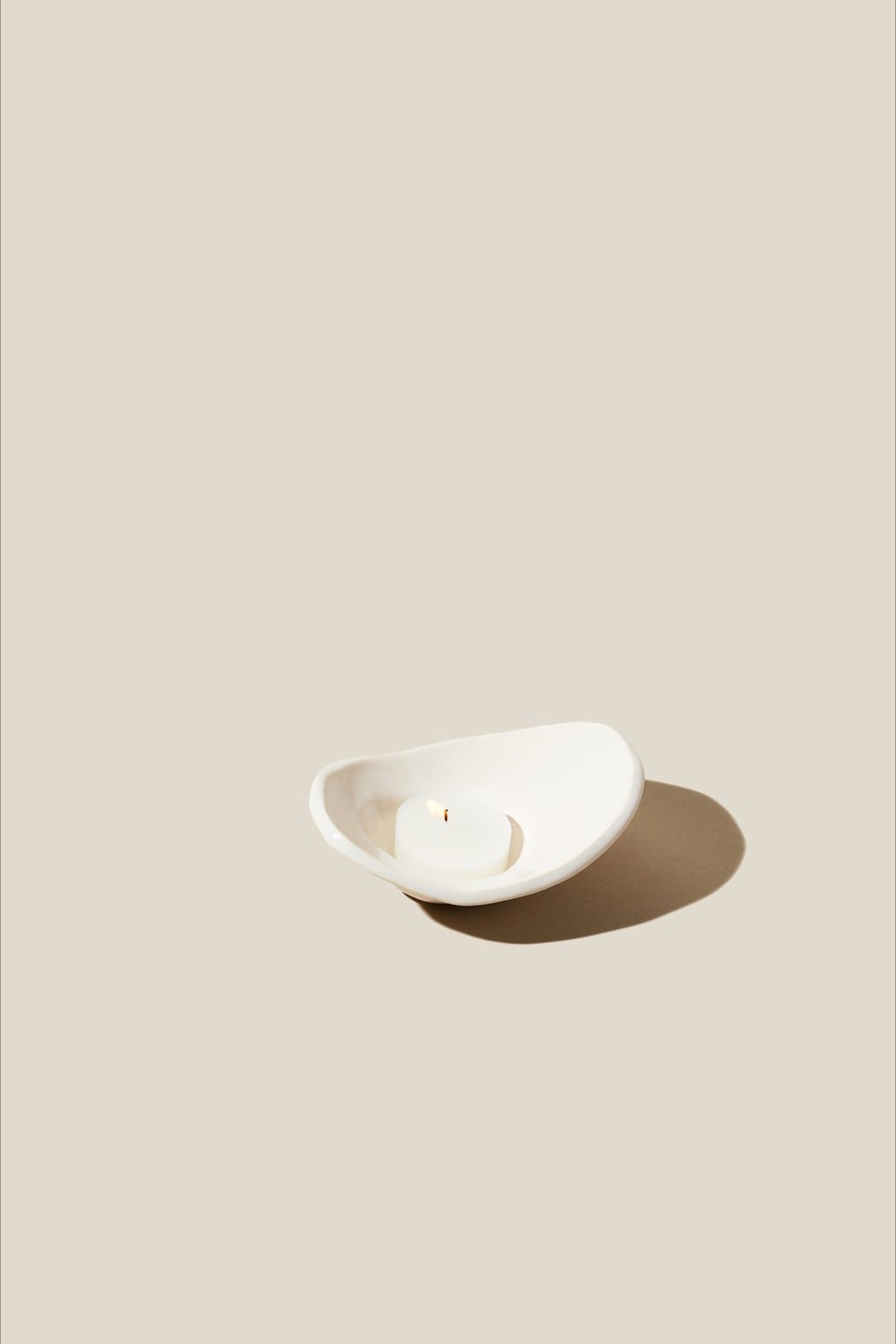 White Cy Tealight Holder