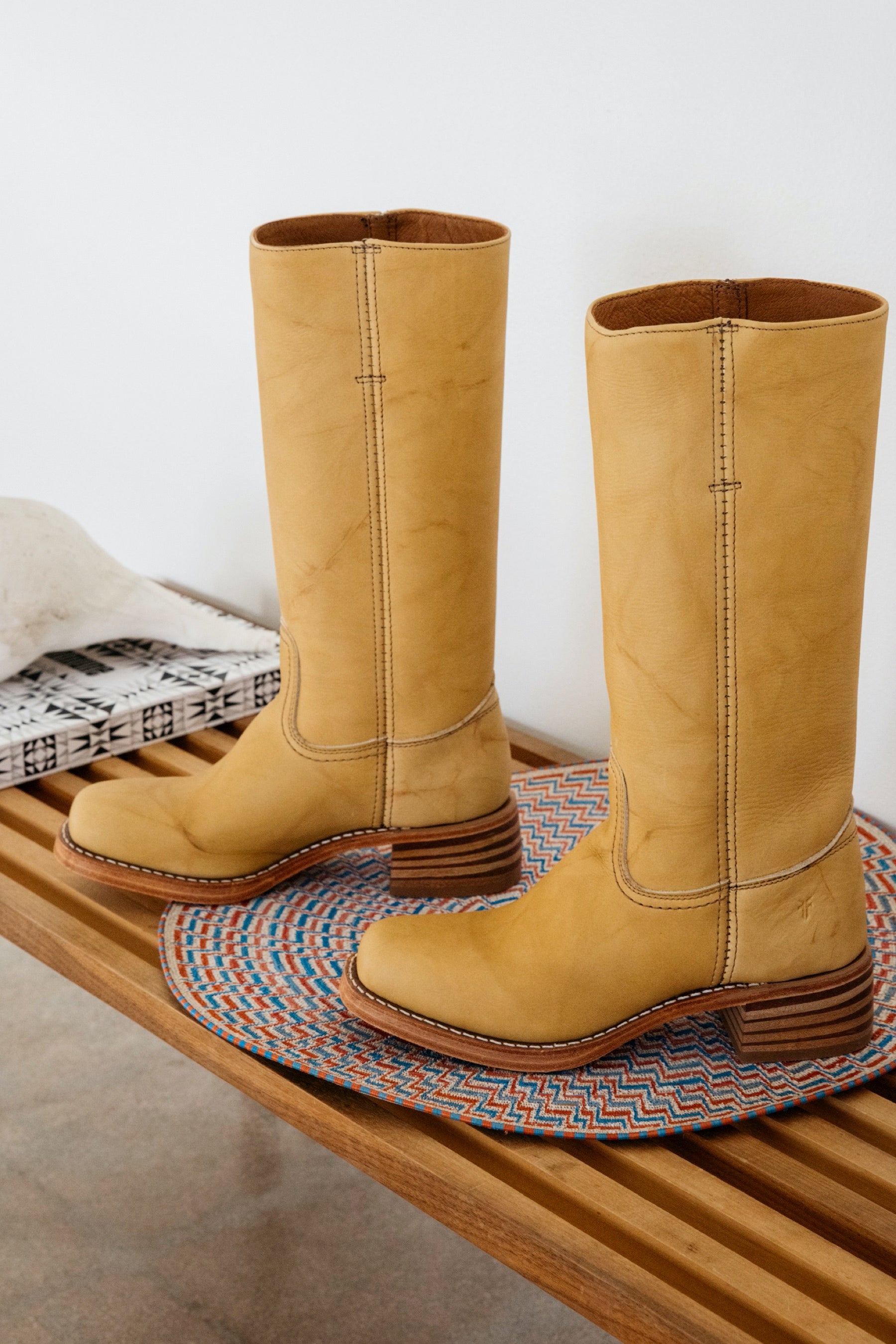 Banana Campus 14L Boot