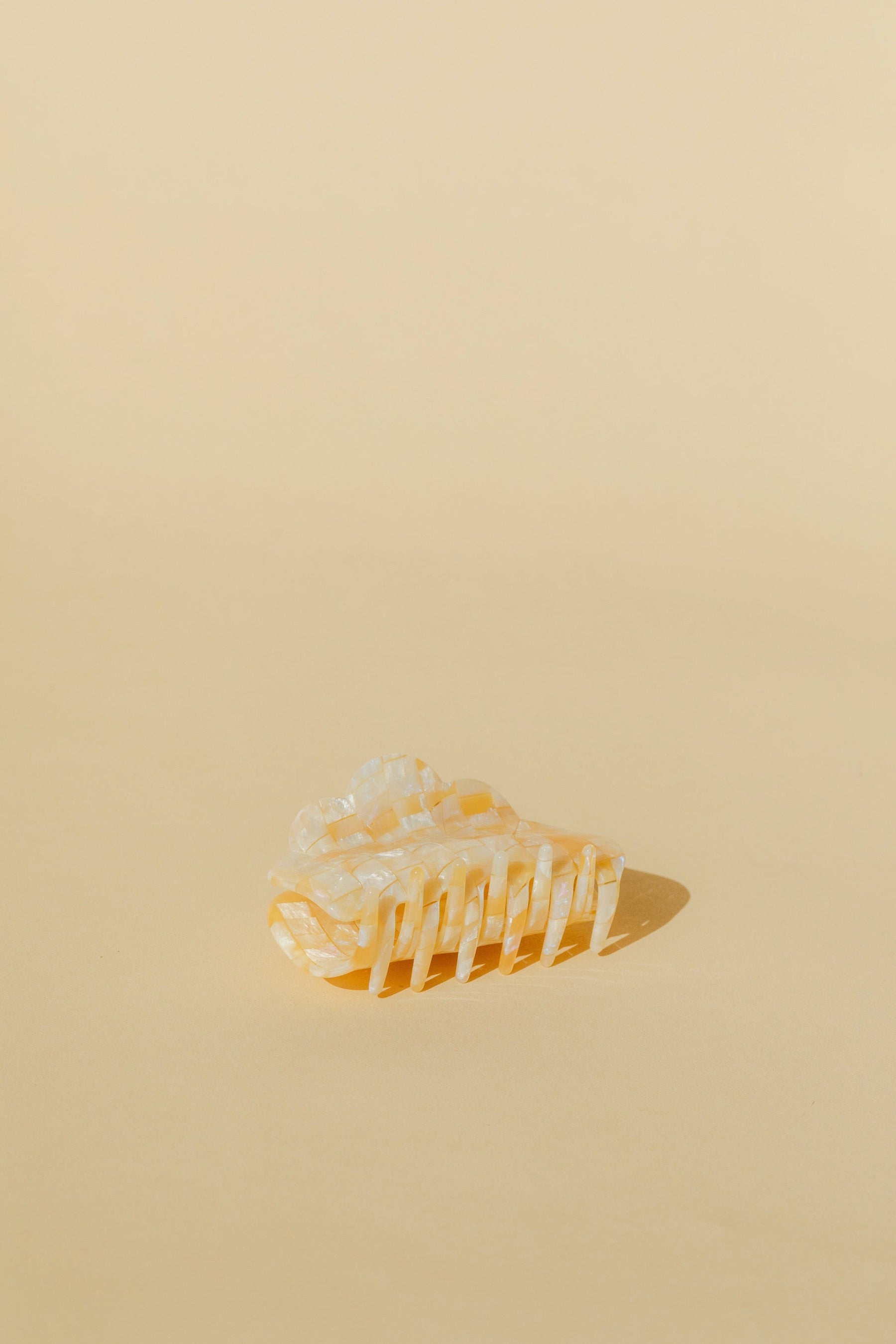 Shiny Ivory Sullivan Claw