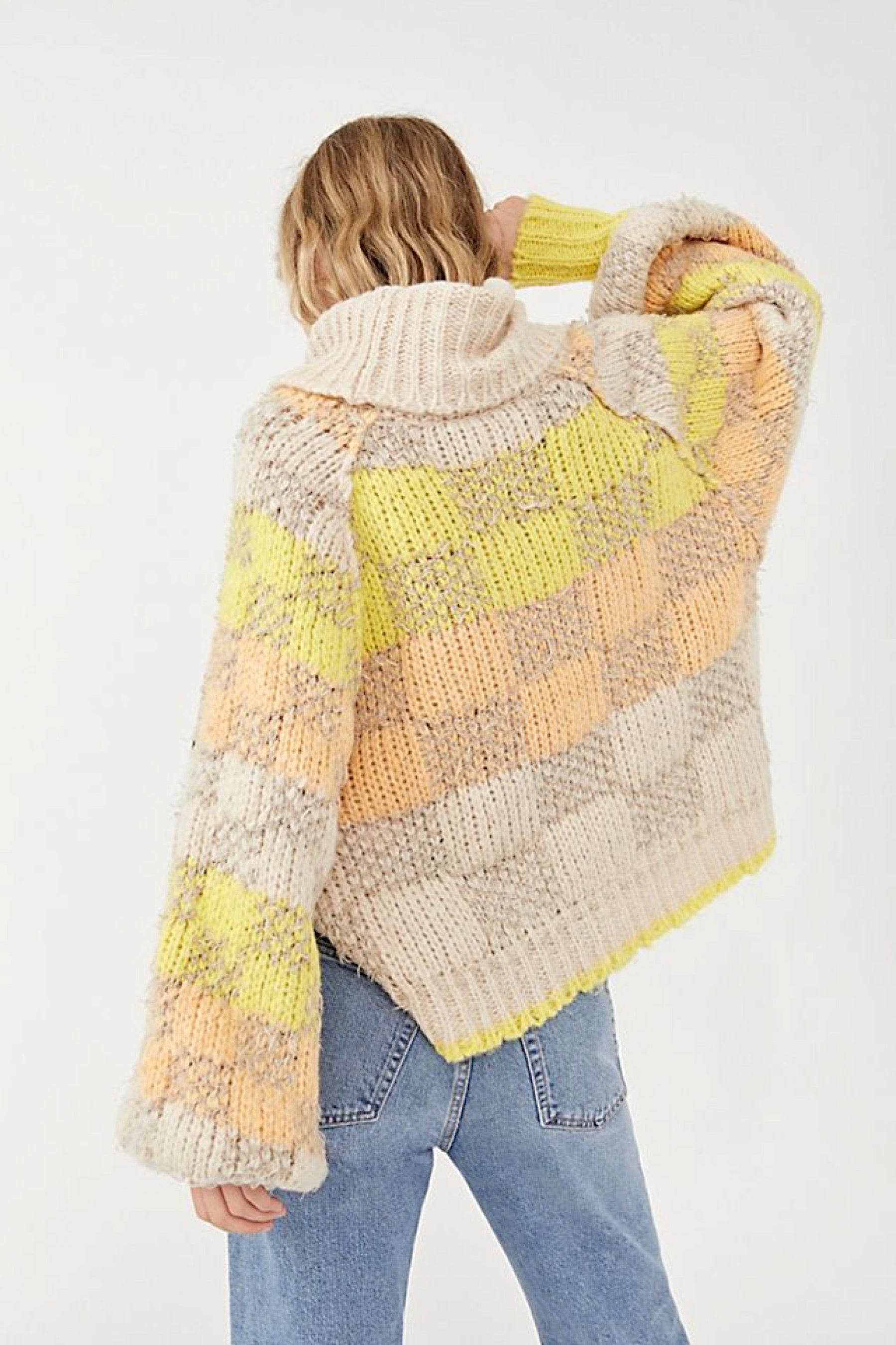 Macaroon Check Me Out Pullover