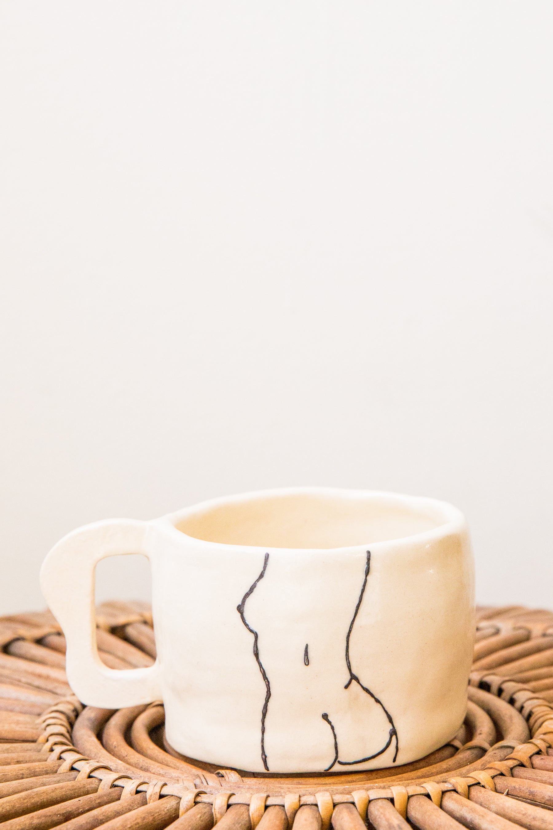 Creme Form Mug