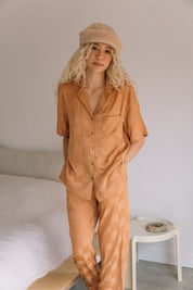 Lion Jackpot Button Up