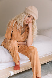 Lion Jackpot Button Up