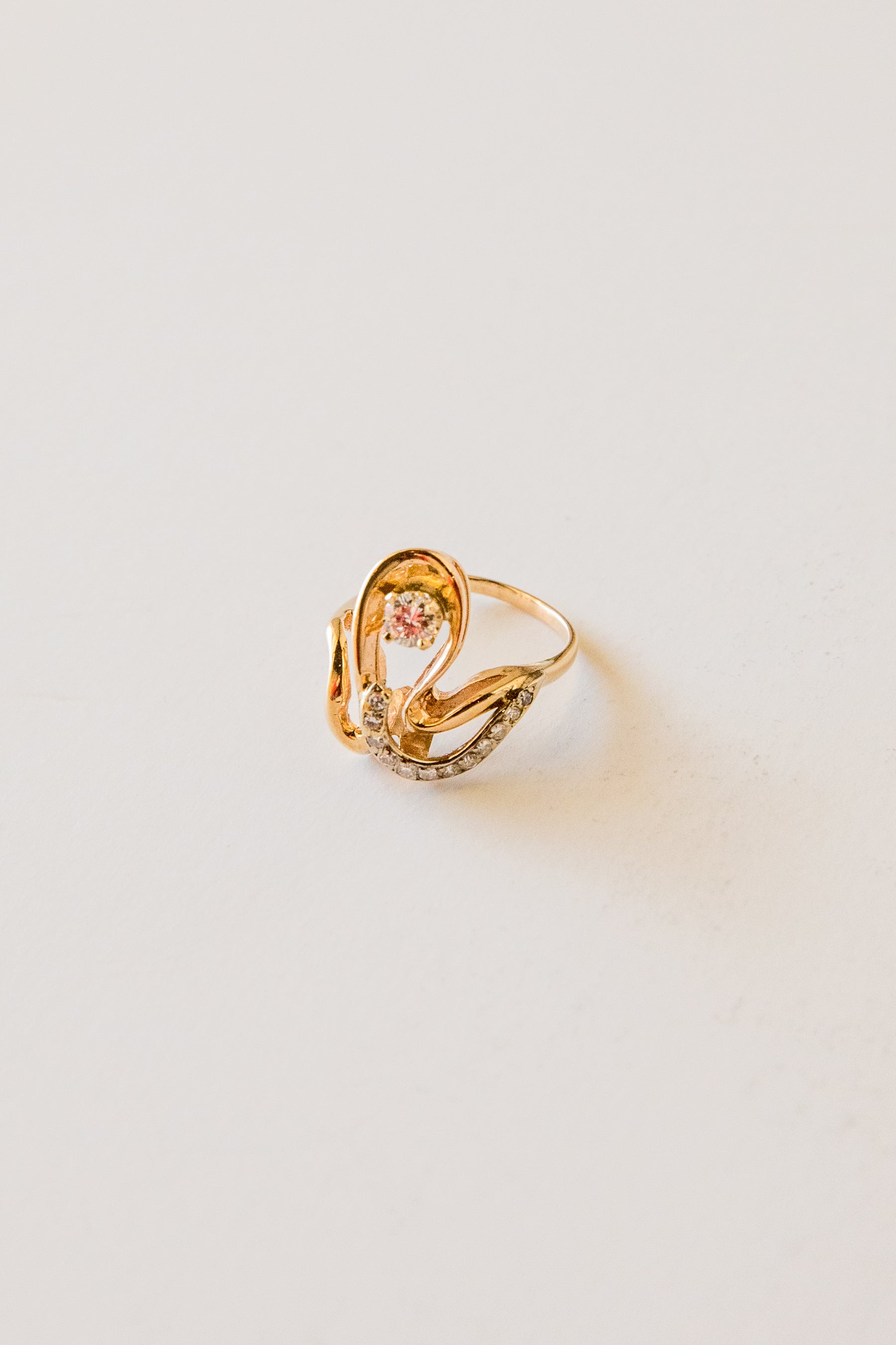 14k Ribbon Diamond Ring