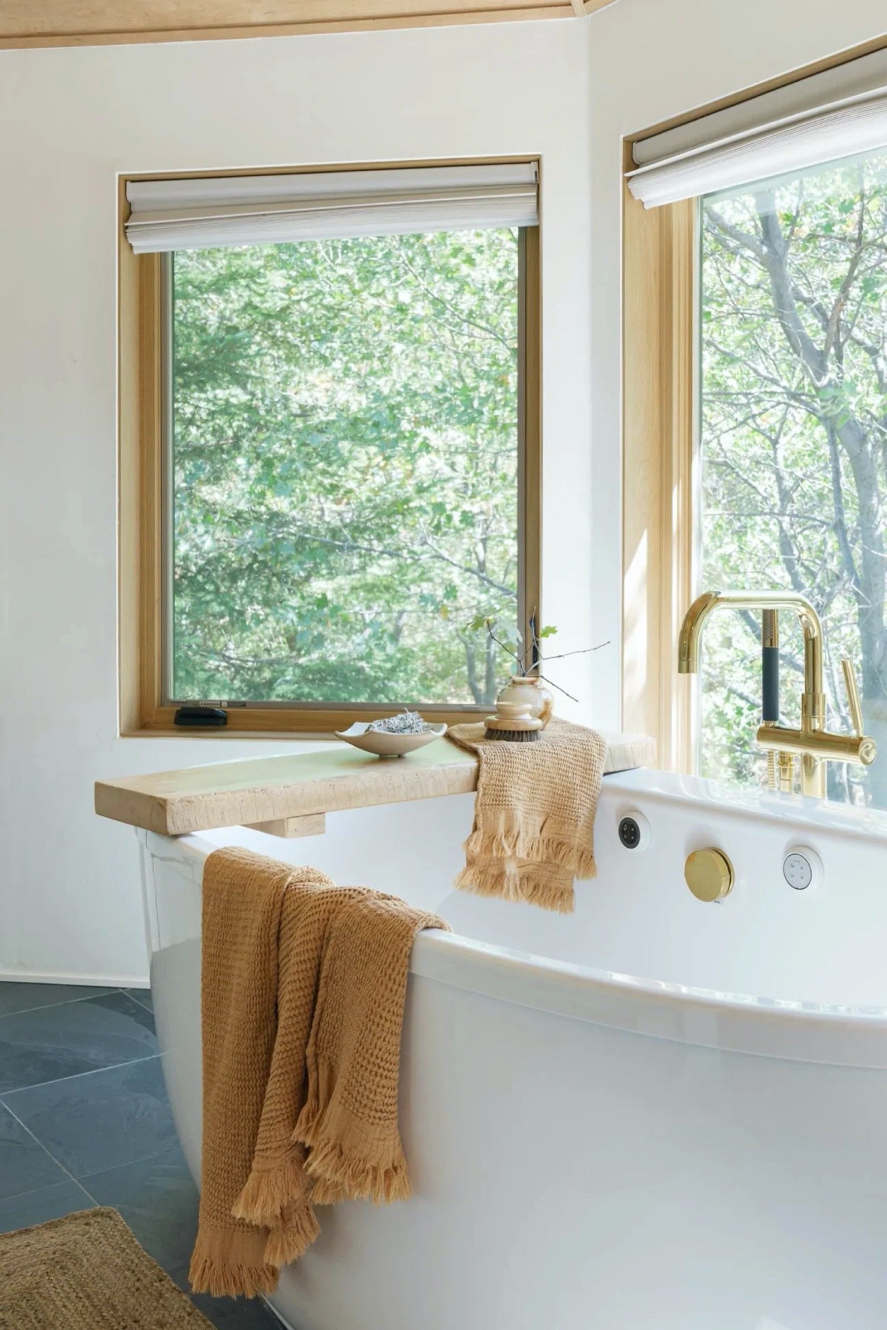 Latte Ella Hand Towel